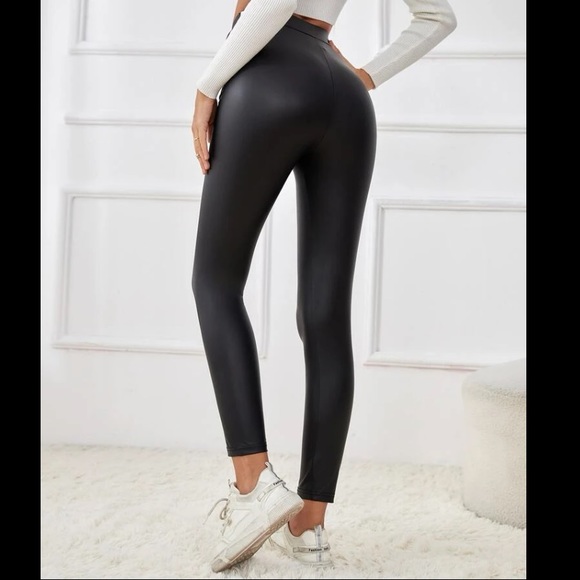 VEGAN LEATHER LEGGINGS - Picture 3 of 8